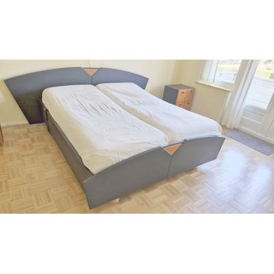 Bed 160 x 200 cm met nachtkastjes 