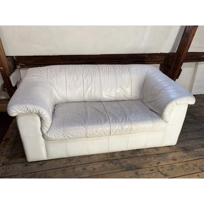 Witte leren bank