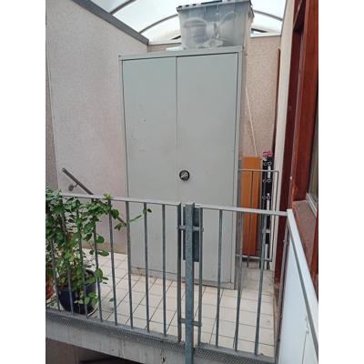 Industriele vintage stalen kast