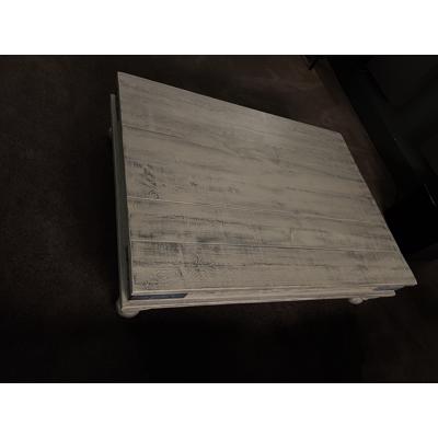 Lage houten salontafel in grijs