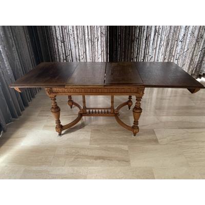Mooie uitschuifbare eettafel