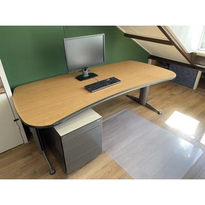 Bureau 200x95cm in hoogte verstelbaar