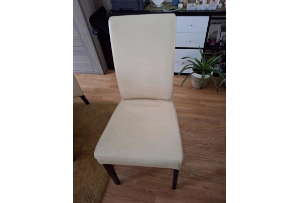 Eet Tafel eikhout Ovaal + 6 Witte Leren Stoelen  - JPEG_20251014_163844_8158034954842216762