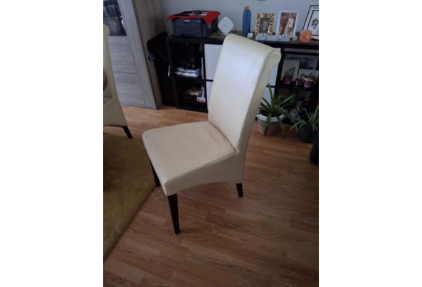Eet Tafel eikhout Ovaal + 6 Witte Leren Stoelen  - JPEG_20251014_163919_3242042687718675628