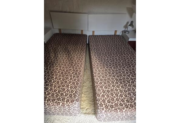 Twee persoons bed met nachtkastjes - 20251010_125831