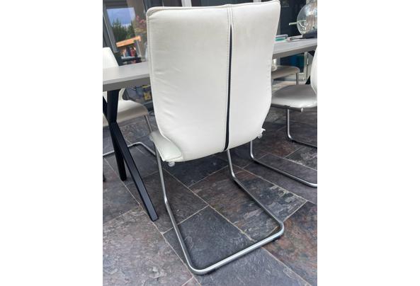 4 witte leren eetkamerstoelen  - 5265b817-ec76-4811-9674-97e2b1450d1e