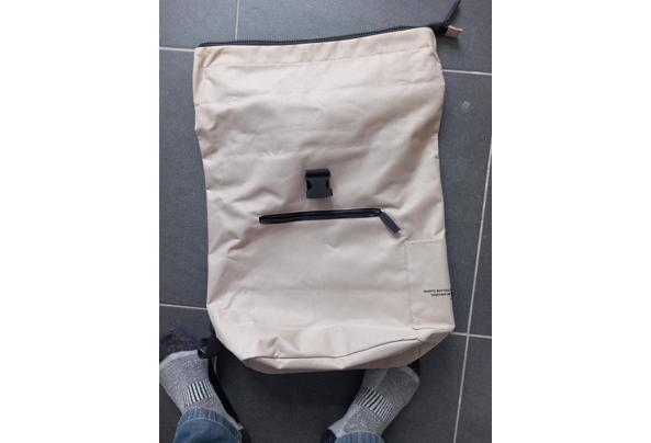 Grijze rugzak 20 liter - 20260825_142317