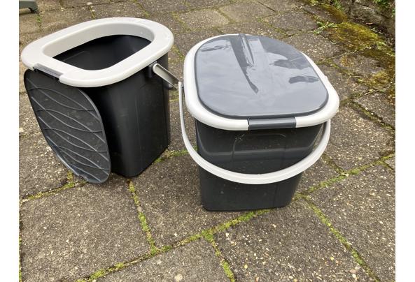 Twee toiletemmers - IMG_3536
