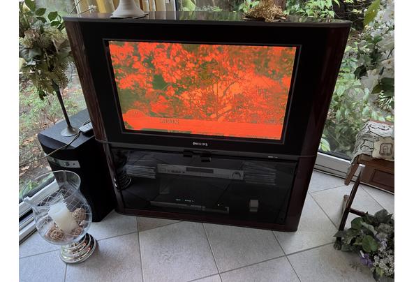 Breedbeeld tv - AE7996F4-9096-4FD9-AE67-1C87A6AB3C48