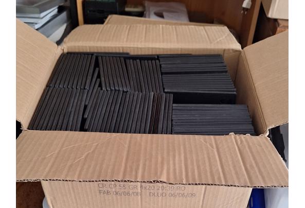 Vele dozen met dvd-covers - DVD-covers