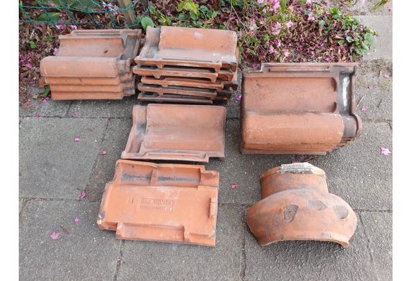 Dakpannen van ± 1930 voor reserve - 20260408_161644