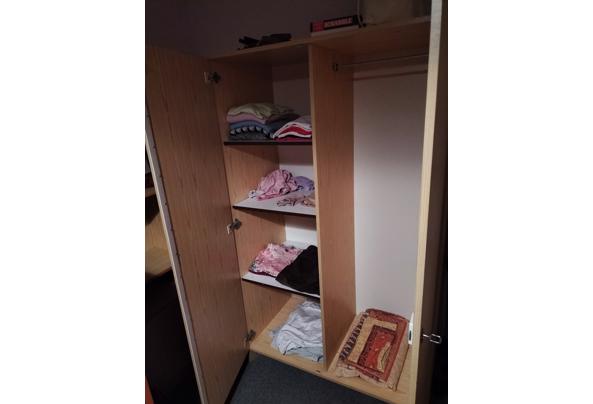 Goede en gebruikte kledingkast van licht hout - IMG20260322212950_639108556463272390