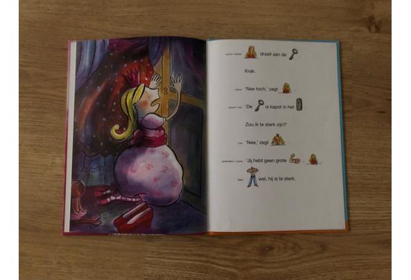 Picto boeken : mijn sterke papa + schilderpret - F753F034-2FCF-4135-8CF8-805A5FB246DC_637803764994487927