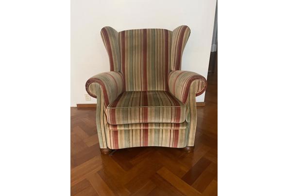 Comfortabele ouderwetse leesstoel - 96c0a1ad-653d-4739-a839-e43ca9085aa7