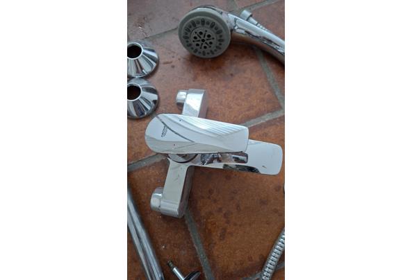 Diversen toebehoren sanitair - 17795439972692427714393372271370