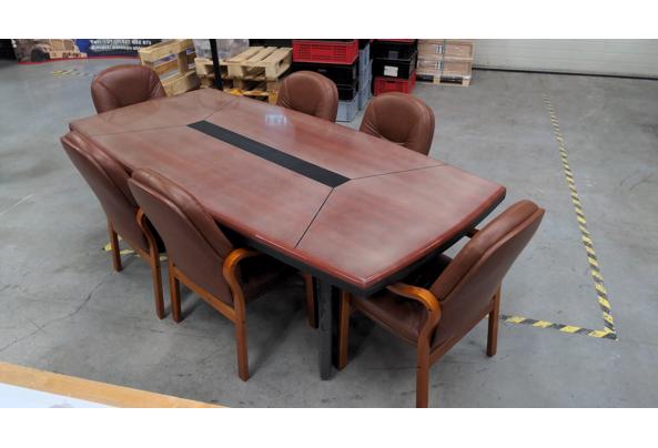 Luxe kantoor/vergaderruimte tafel met 6 stoelen  - IMG_20260115_072118_471
