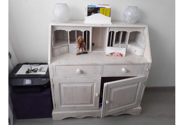 Frans bureau - Frans-bureau-voorzijde-totaal