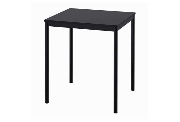 Gratis afhalen tafel 67x67 cm, goed als nieuw - sandsberg-tafel-zwart__1074349_pe856160_s5