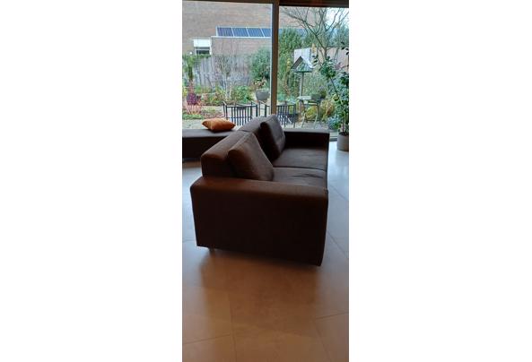 2 chocoladebruine banken en hocker stof - 20251210_155229 2 chocoladebruine banken en hocker stof - 20251210_155229