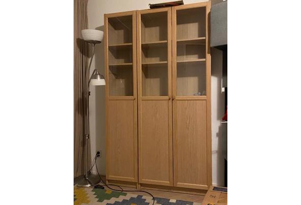 vitrinekastje met 3 deurtjes - vitrinekastje1