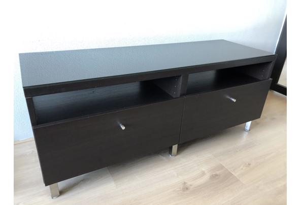 Ikea Besta TV-meubel met glasplaat  - 8862DA75-AEE4-4799-A847-7D767AA6DA5F.jpeg