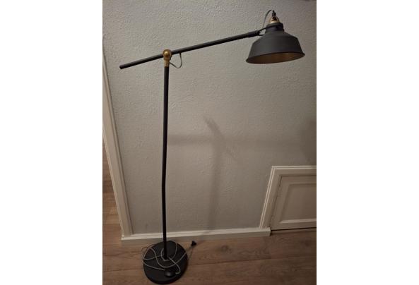 matzwarte vloerlamp - staande-vloerlamp