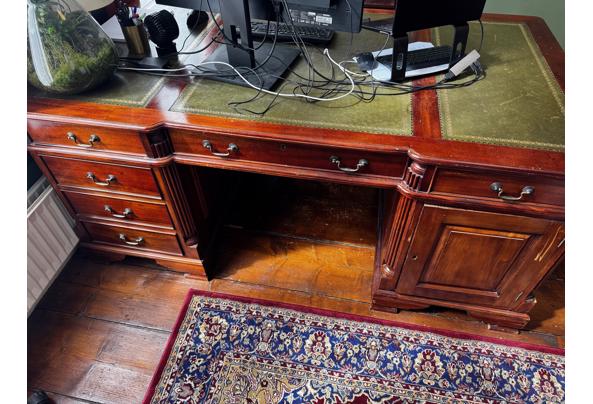 Antiek bureau - 1