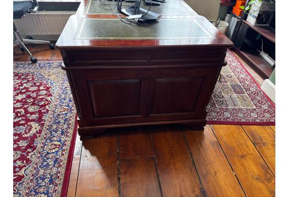 Antiek bureau - 2