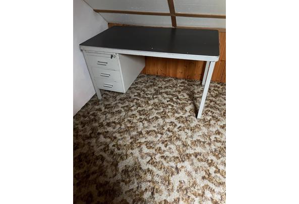 Stalen Bureau - stalen-bureau