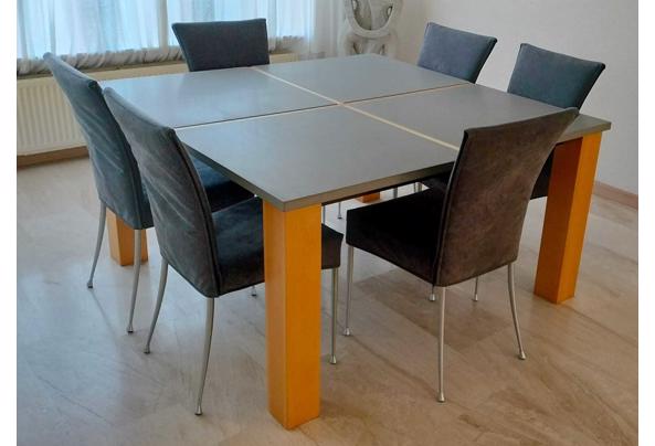 Vierkante eettafel voor 8 personen - IMG-20260216-WA0000