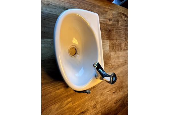 Fonteintje wasbak kraan voor wc oid  - IMG_5982