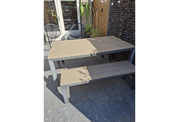 Tuintafel met 2 bankjes - 20260720_173757