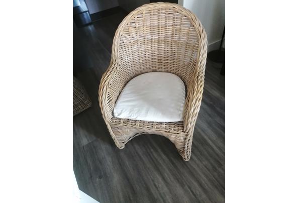 eethoek met rieten stoelen  - IMG_20250813_123137
