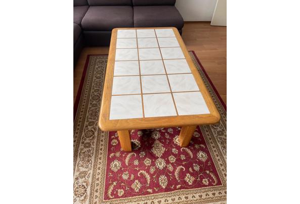 Houten salontafel met tegels. - IMG-20261019-WA0011