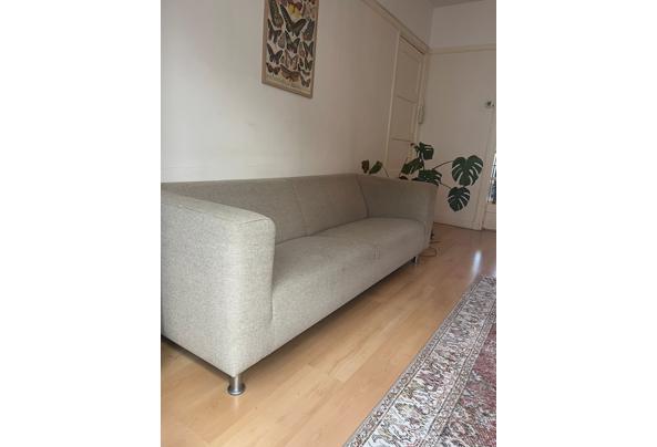 Bijenkorf bank beige stof zilveren poten - WhatsApp-Image-2026-04-11-at-02-00-20 Bijenkorf bank beige stof zilveren poten - WhatsApp-Image-2026-04-11-at-02-00-20