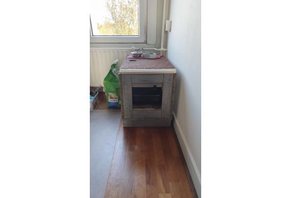 Zelfgemaakte kattenbox incl. kattenbak en schepjes - Kat Zelfgemaakte kattenbox incl. kattenbak en schepjes - Kat