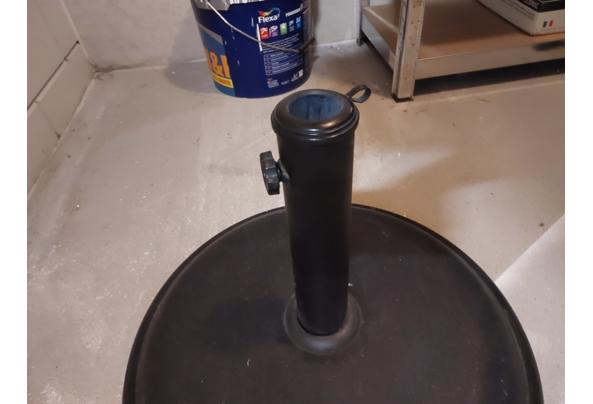 Parasol voet - 20260130_162609 Parasol voet - 20260130_162609