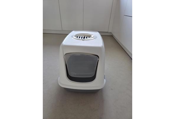 Twee vrijwel ongebruikte kattentoiletten - 20260926_181204