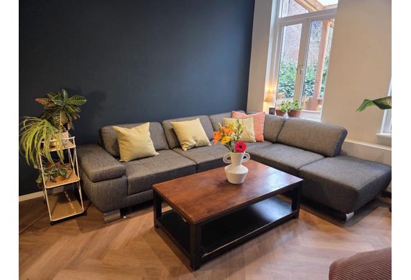 Robuuste houten salontafel - donker gelakt - WhatsApp-Image-2026-03-16-at-20-37-28-(1)