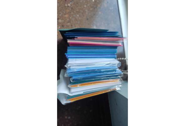 divers gekleurde correspondentie-kaarten en enveloppen circa 50 - Afbeelding-van-WhatsApp-op-2025-05-19-om-20-29-22_b7d1b2da