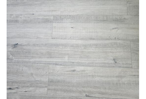 Laminaat houtkleur, ong 40m2 - 20260510_150611