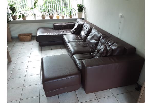 3 zits chocolade bruine leren bank met longchair en voetenbank (hocker) - 20210521_111313