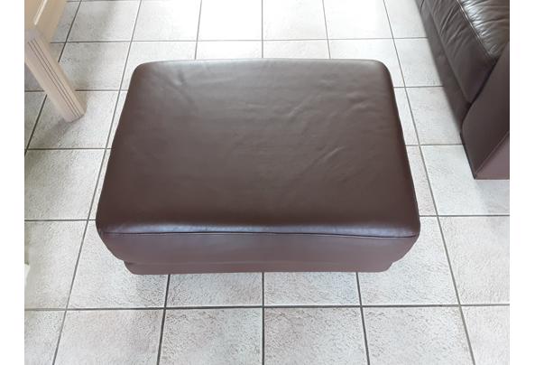 3 zits chocolade bruine leren bank met longchair en voetenbank (hocker) - 20210521_111405