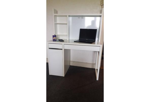 Bureau 'Micke' met opbouw (zie Ikea) + stoel - photo_2021-02-06_12-18-45