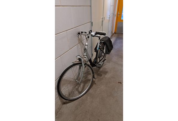 Twee heren fietsen om op te knappen - 47E3EFF7-08D3-489B-AC1E-931E3EDDE3D6