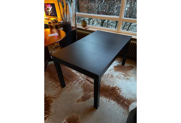Zwarte IKEA tafel  - EEBB1E64-55AC-4DCD-9811-570C27691700