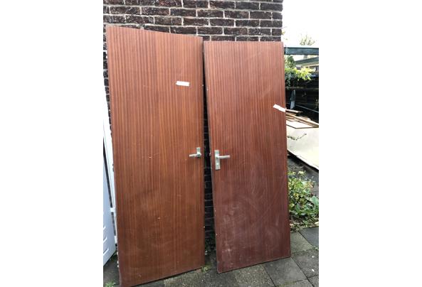 Vier (4) stompe (mahonie?) houten deuren/binnendeuren - AFAFD83D-CF3B-405A-9E13-B12C2329B2CE.jpeg