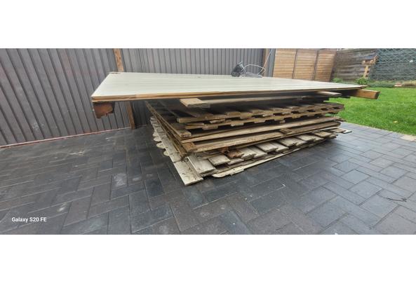 gratis schutting te geef - niet nieuw maar kan met opfrissing nog rondje mee - 20251127_114726