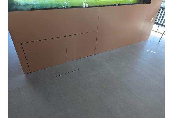 Compleet 1200 liter aquarium met meubel en filtersysteem - Afbeelding-van-WhatsApp-op-2025-04-03-om-16-25-01_02f620ef