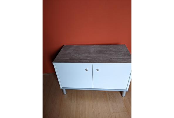 Witte lage kast met houtlook blad - PXL_20260503_140646796